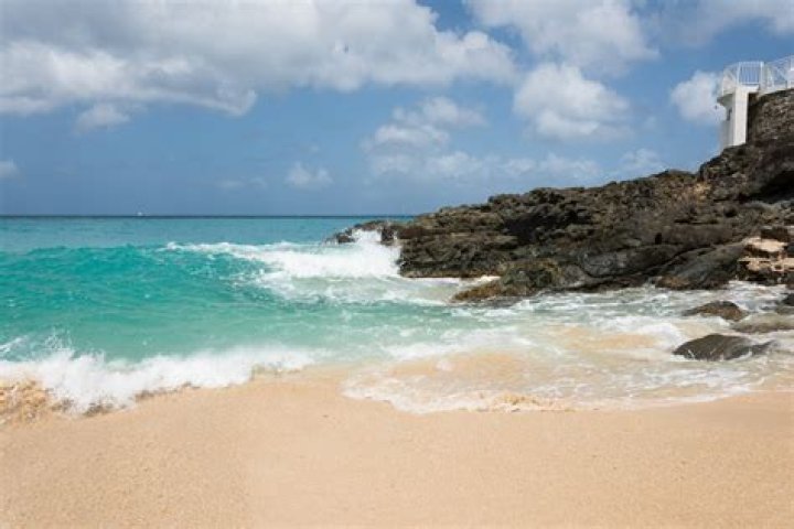 15 Best Beaches in St. Maarten