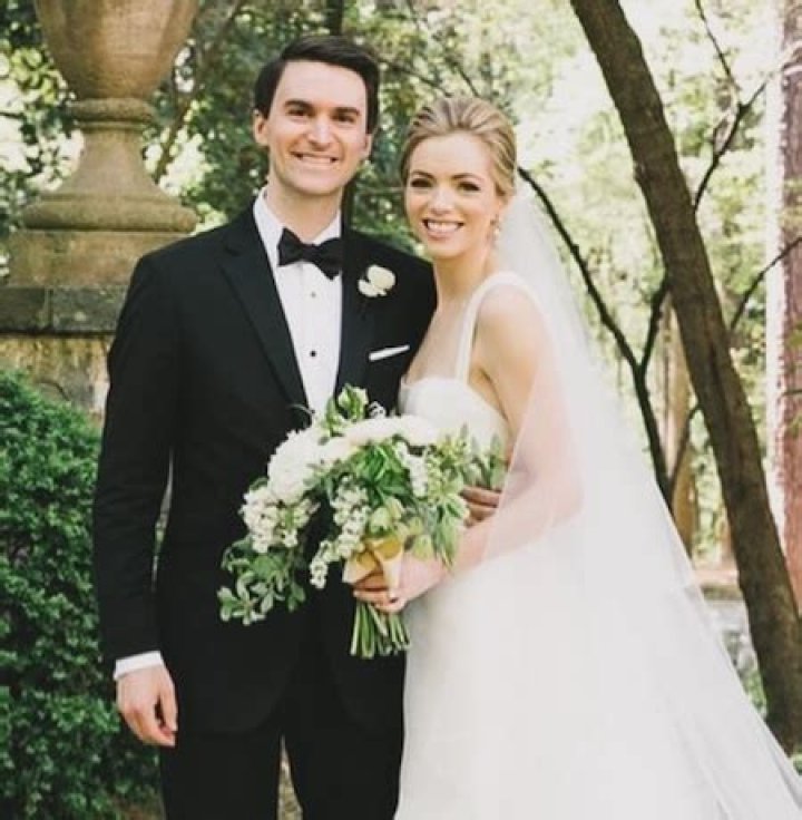 CNBC's broadcast journalist, Kayla Tausche is happily married to her husband, Jeffrey Jacob Izant