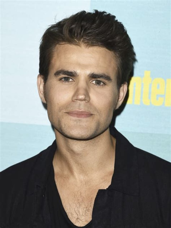 Jaime Camil Height - CelebsHeight.org