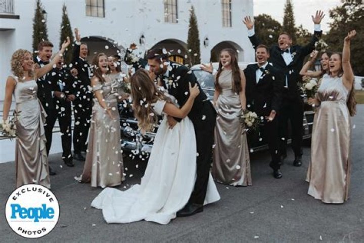 Jana Duggar's Girlfriend Revealed?! | Celebuzz