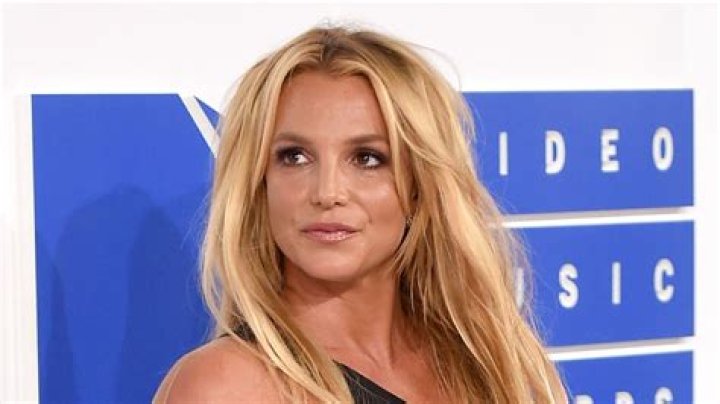 People Close to Britney Spears Planned An Intervention