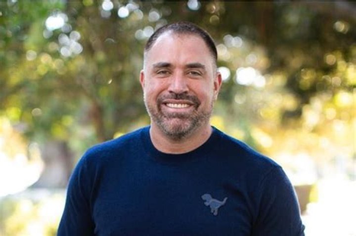 The NewYork Times Best Selling author Mike Bayer Bio, Married, Net Worth.