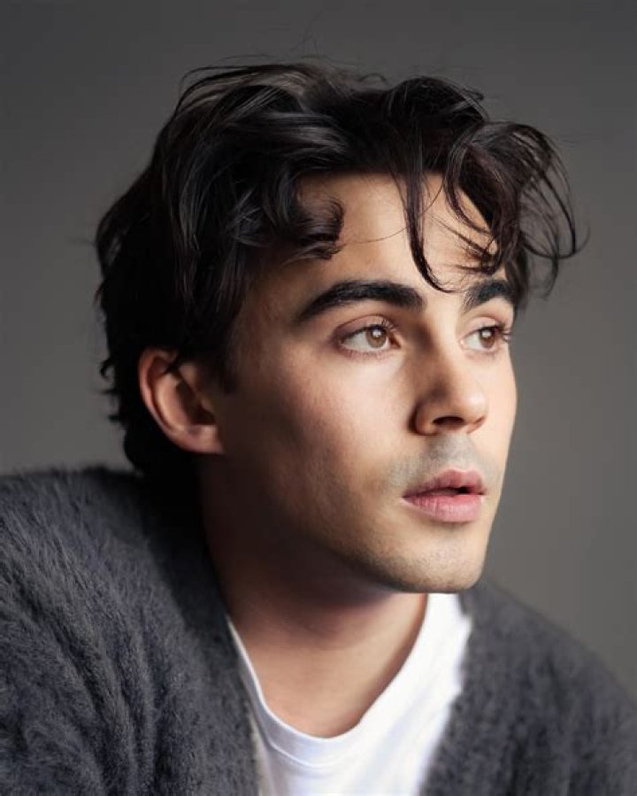 Tyler Alvarez photo 3