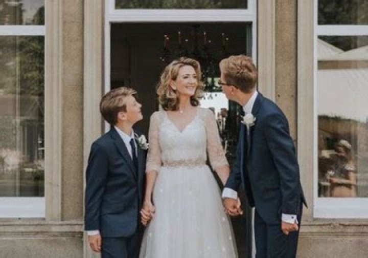 Victoria Derbyshire Married, Husband, Wedding, Kids, Net Worth, Income, Salary