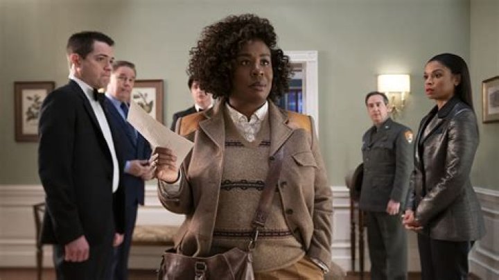 Who stars in the Netflix mystery series?